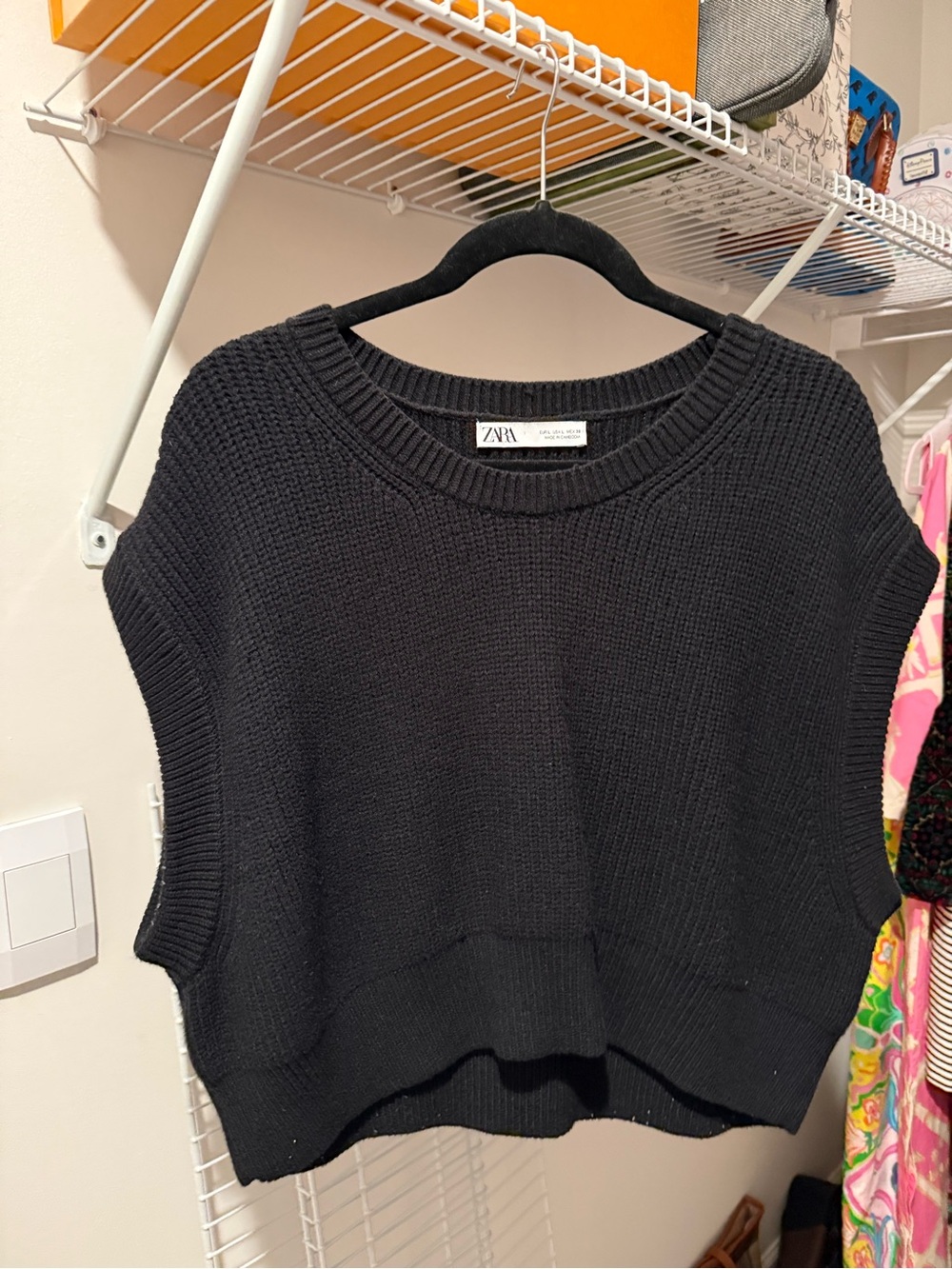 ZARA Black Knit Sleeveless Crewneck Vest
